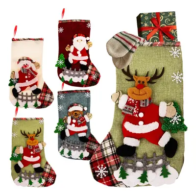 RUHHY 4 darabos dekoratív karácsonyi zokni szett – Ünnepi díszítő elem, Miki egér, rénszarvas, hóember és maci motívumok, 19 x 3
