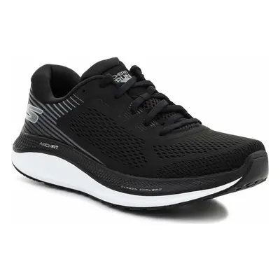 Skechers Go Run Persistence Black/White 246053-BKW Futócipők Fekete